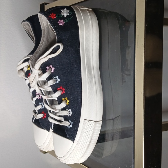 Converse Black Floral Sneakers Size 8 - Picture 5 of 16